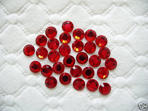 100 SWAROVSKI RHINESTONE LIGHT SIAM (Red) 16ss Flatback  