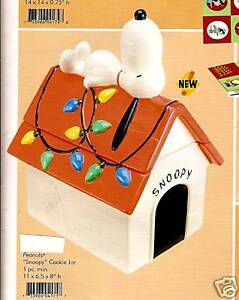 PEANUTS SNOOPY CHRISTMAS Dog House COOKIE JAR MIB L@@K